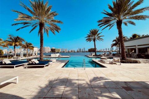 Copropriété à louer à North Miami Beach, Floride: 2 chambres, 158.31 m2 № 1729242 - photo 10