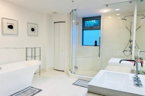 Copropriété à louer à North Miami Beach, Floride: 2 chambres, 158.31 m2 № 1729242 - photo 8