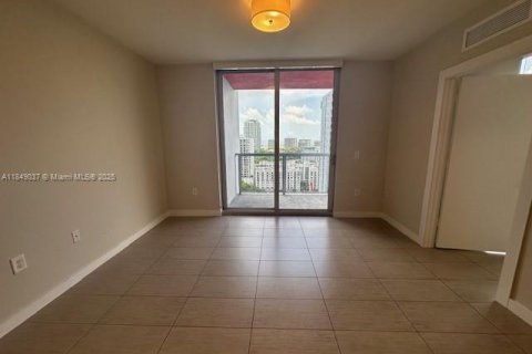 Снять в аренду квартиру в Майами, Флорида 3 спальни, 119.84м2, № 1957916 - фото 12