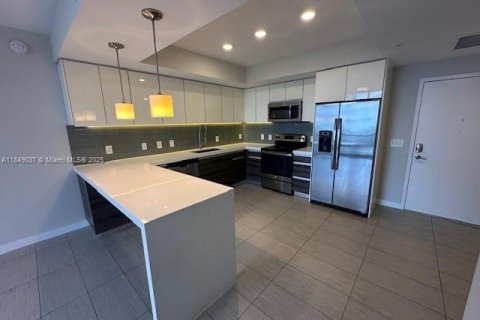 Снять в аренду квартиру в Майами, Флорида 3 спальни, 119.84м2, № 1957916 - фото 10