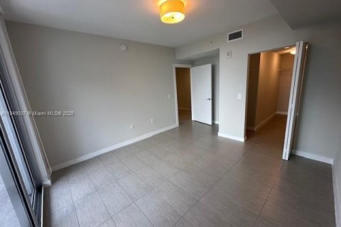 Снять в аренду квартиру в Майами, Флорида 3 спальни, 119.84м2, № 1957916 - фото 18