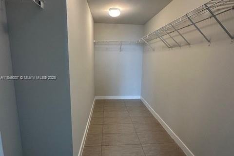 Снять в аренду квартиру в Майами, Флорида 3 спальни, 119.84м2, № 1957916 - фото 15