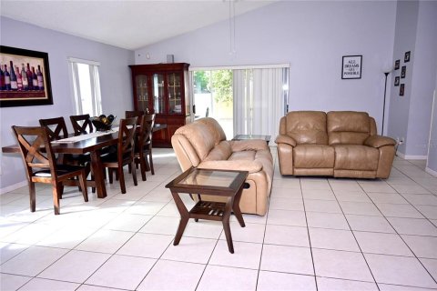Villa ou maison à vendre à Orlando, Floride: 3 chambres, 133.31 m2 № 2144535 - photo 4