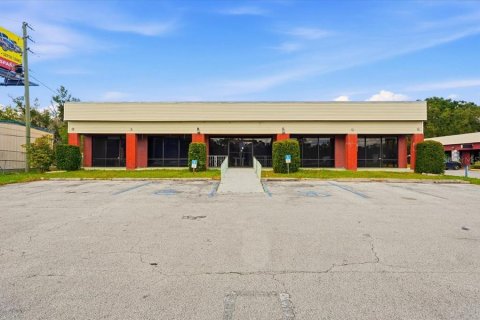 Commercial property in Lakeland, Florida 505.39 sq.m. № 2330763