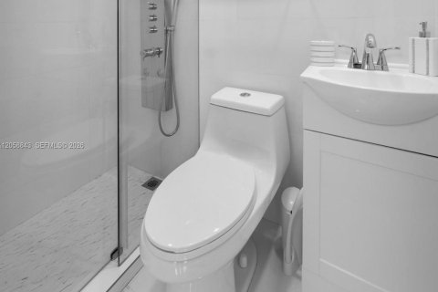 Touwnhouse à vendre à Hialeah, Floride: 3 chambres, 97.83 m2 № 2264085 - photo 15