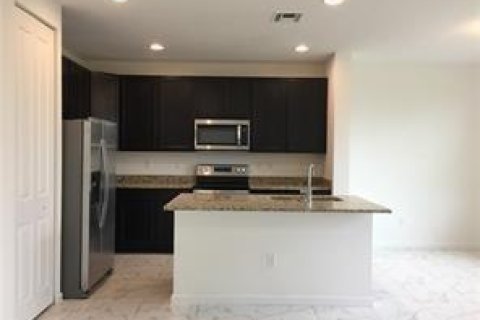 House in Pompano Beach, Florida 3 bedrooms, 134.34 sq.m. № 2387937 - photo 3