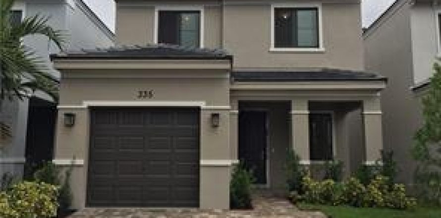 House in Pompano Beach, Florida 3 bedrooms, 134.34 sq.m. № 2387937