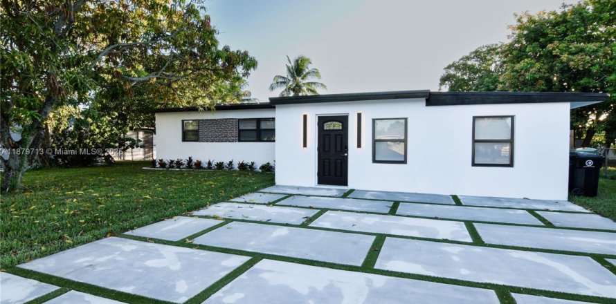 House in Fort Lauderdale, Florida 5 bedrooms, 131.18 sq.m. № 1925510