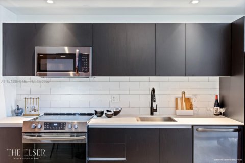 Condo in Miami, Florida, 3 bedrooms  № 2022361 - photo 3