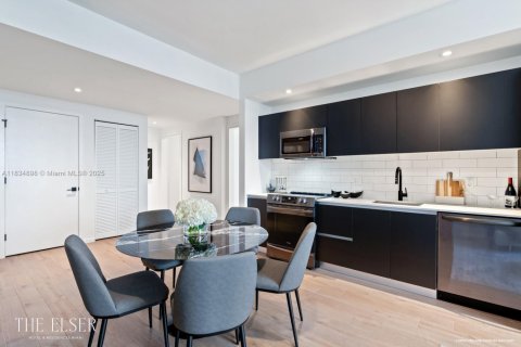 Condo in Miami, Florida, 3 bedrooms  № 2022361 - photo 5