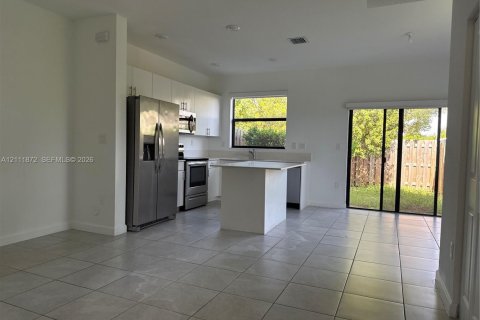 Купить таунхаус в Хомстед, Флорида 3 спальни, 123.37м2, № 2429677 - фото 9