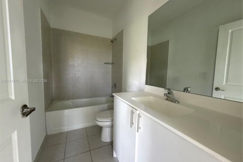 Купить таунхаус в Хомстед, Флорида 3 спальни, 123.37м2, № 2429677 - фото 11