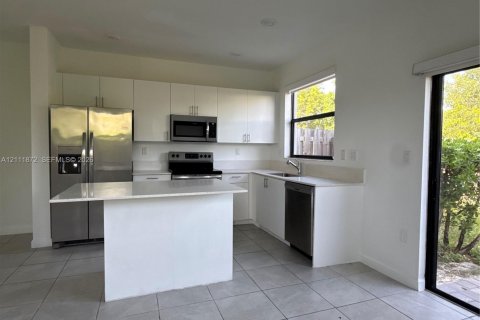 Купить таунхаус в Хомстед, Флорида 3 спальни, 123.37м2, № 2429677 - фото 12