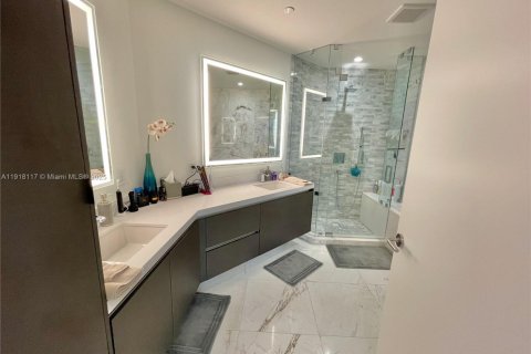 Condo in Miami, Florida, 1 bedroom  № 2018374 - photo 15