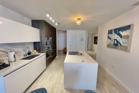 Condo in Miami, Florida, 1 bedroom  № 2018374 - photo 28