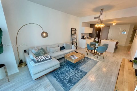 Condo in Miami, Florida, 1 bedroom  № 2018374 - photo 25