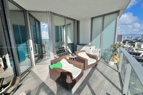 Condo in Miami, Florida, 1 bedroom  № 2018374 - photo 4