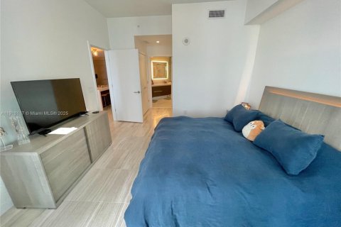 Condo in Miami, Florida, 1 bedroom  № 2018374 - photo 18