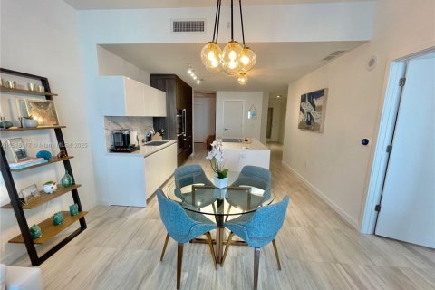 Condo in Miami, Florida, 1 bedroom  № 2018374 - photo 27