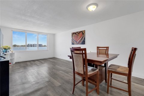 Condominio en venta en Miami, Florida, 1 dormitorio, 77.11 m2 № 1936390 - foto 14