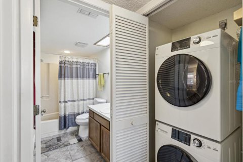 Condo in Clearwater, Florida, 2 bedrooms  № 1539195 - photo 20