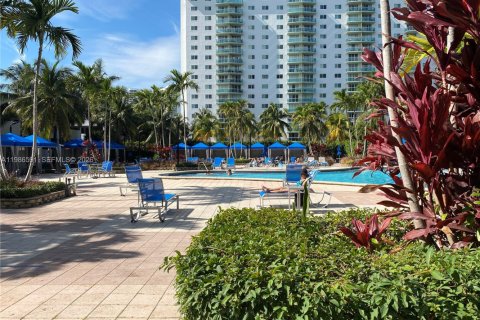 Купить кондоминиум в Санни-Айлс-Бич, Флорида 2 спальни, 139.82м2, № 2049641 - фото 26