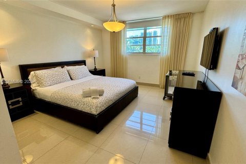 Купить кондоминиум в Санни-Айлс-Бич, Флорида 2 спальни, 139.82м2, № 2049641 - фото 11