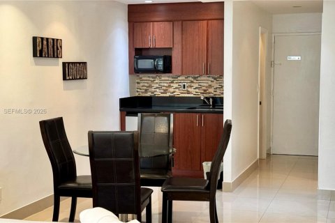 Купить кондоминиум в Санни-Айлс-Бич, Флорида 2 спальни, 139.82м2, № 2049641 - фото 18