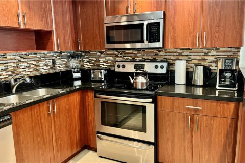 Купить кондоминиум в Санни-Айлс-Бич, Флорида 2 спальни, 139.82м2, № 2049641 - фото 4