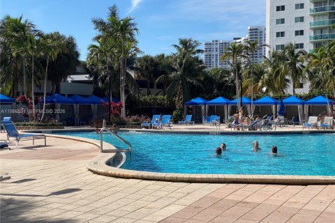 Купить кондоминиум в Санни-Айлс-Бич, Флорида 2 спальни, 139.82м2, № 2049641 - фото 27