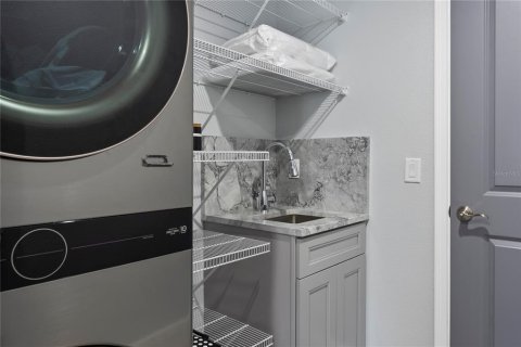 House in Kissimmee, Florida 4 bedrooms, 201.41 sq.m. № 1913838 - photo 27