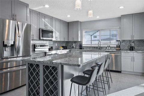 House in Kissimmee, Florida 4 bedrooms, 201.41 sq.m. № 1913838 - photo 16