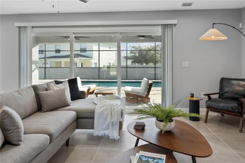 House in Kissimmee, Florida 4 bedrooms, 201.41 sq.m. № 1913838 - photo 11