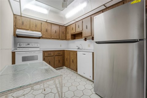 Condominio en venta en Aventura, Florida, 2 dormitorios, 121.98 m2 № 2030473 - foto 14