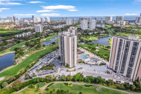 Condominio en venta en Aventura, Florida, 2 dormitorios, 121.98 m2 № 2030473 - foto 2