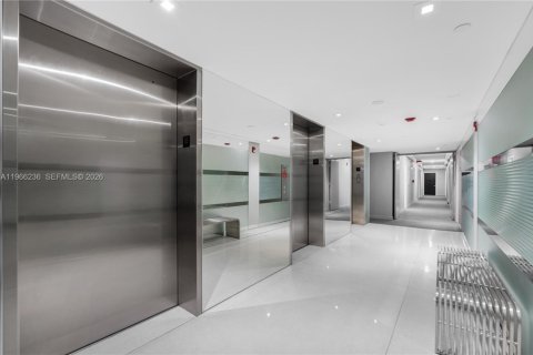 Condominio en venta en Aventura, Florida, 2 dormitorios, 121.98 m2 № 2030473 - foto 7