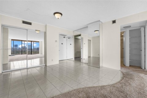 Condominio en venta en Aventura, Florida, 2 dormitorios, 121.98 m2 № 2030473 - foto 28