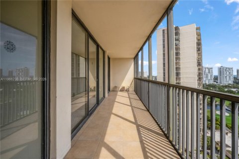 Condominio en venta en Aventura, Florida, 2 dormitorios, 121.98 m2 № 2030473 - foto 22