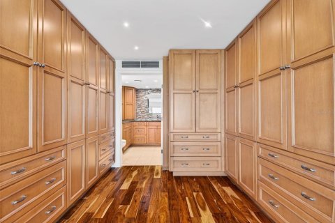 Condo in Sarasota, Florida, 3 bedrooms № 2393603 - photo 20