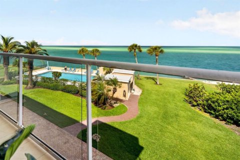 Condo in Sarasota, Florida, 3 bedrooms № 2393603 - photo 18