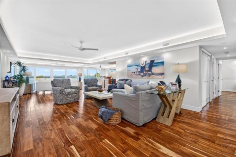 Condo in Sarasota, Florida, 3 bedrooms № 2393603 - photo 2