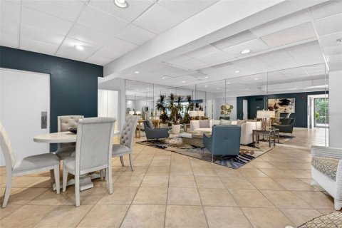 Condo in Sarasota, Florida, 3 bedrooms № 2393603 - photo 27