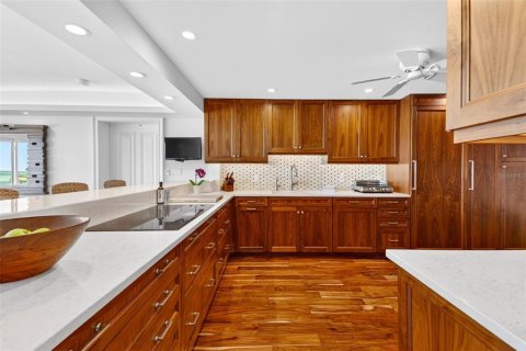 Condo in Sarasota, Florida, 3 bedrooms № 2393603 - photo 12