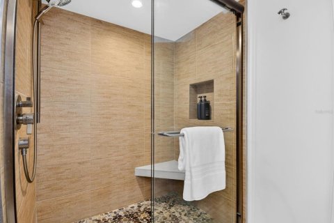 Condo in Sarasota, Florida, 3 bedrooms № 2393603 - photo 22