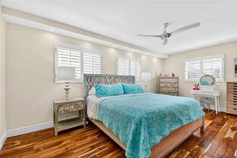 Condo in Sarasota, Florida, 3 bedrooms № 2393603 - photo 25