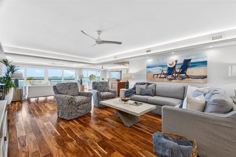 Condo in Sarasota, Florida, 3 bedrooms № 2393603 - photo 4