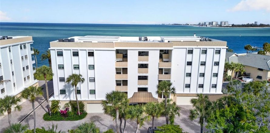 Condo in Sarasota, Florida, 3 bedrooms № 2393603