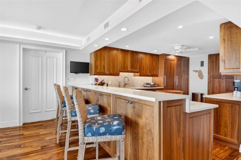 Condo in Sarasota, Florida, 3 bedrooms № 2393603 - photo 11