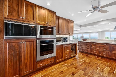 Condo in Sarasota, Florida, 3 bedrooms № 2393603 - photo 15