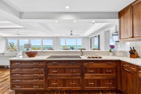 Condo in Sarasota, Florida, 3 bedrooms № 2393603 - photo 13
